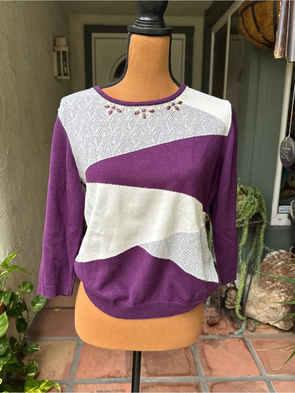 Vtg Alfred Dunner Purple and Cream Sweater Top with Bead Detail